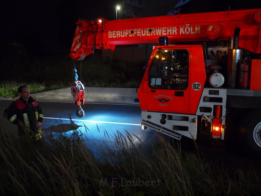 Einsatz BF Koeln PEINGEKLEMMT in Leverkusen P102.JPG